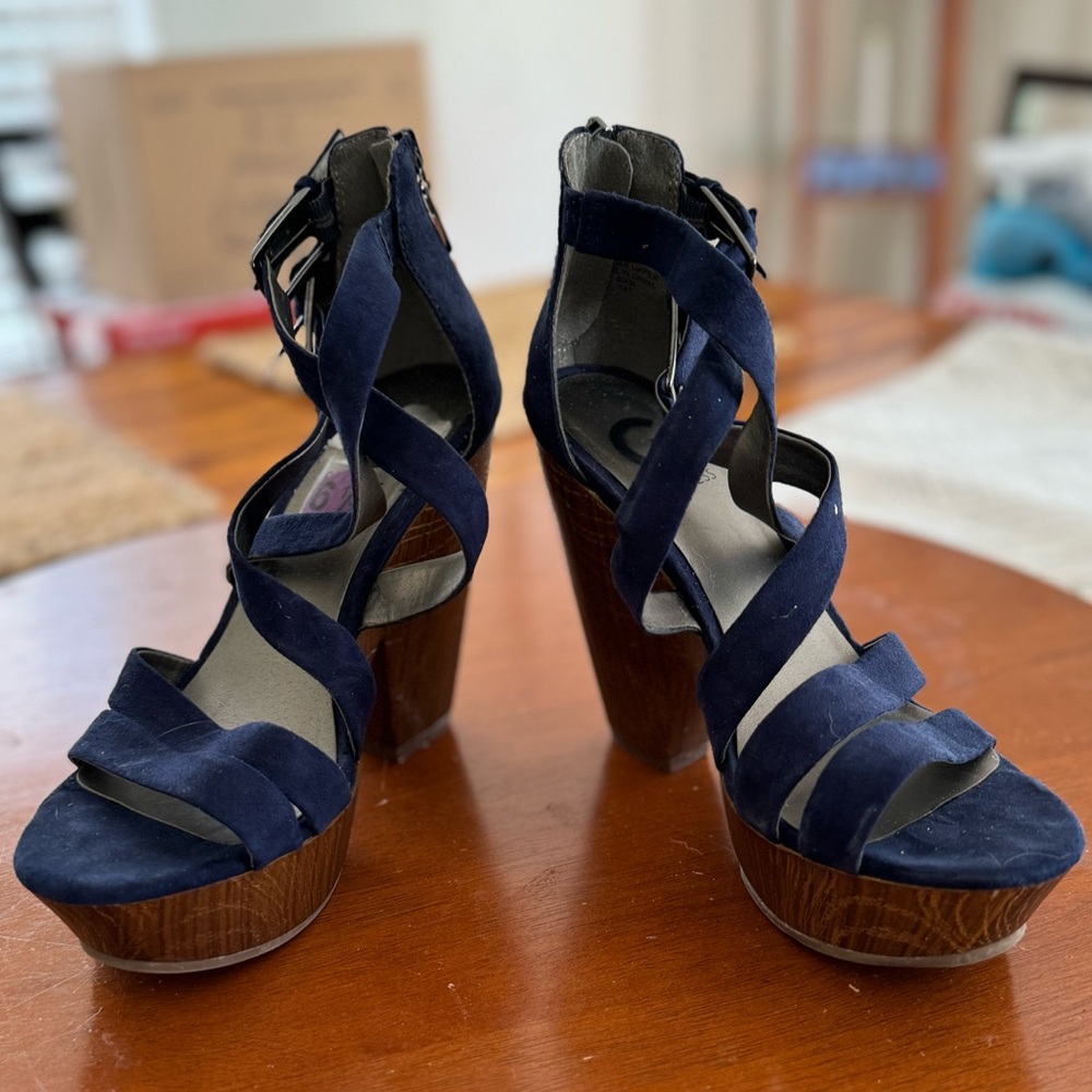 Guess navy blue wedges